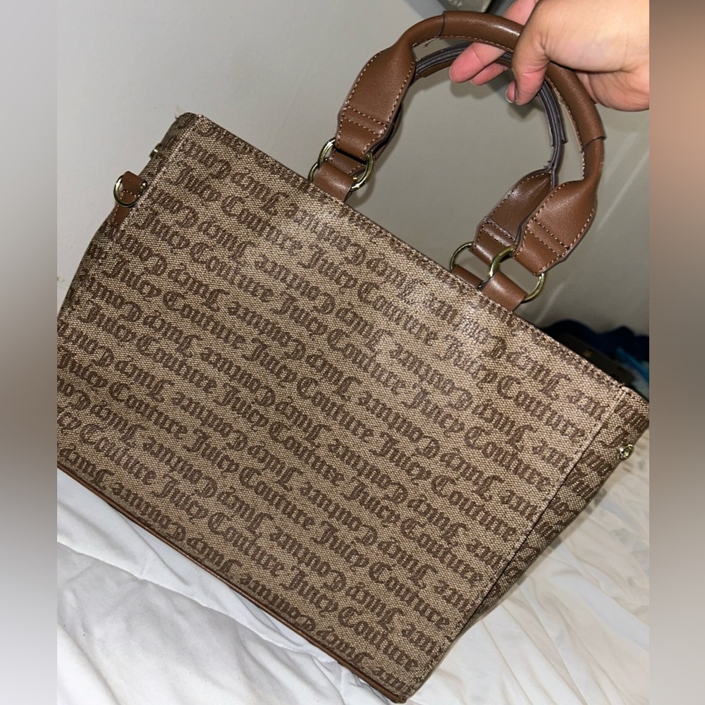 Juicy couture bag very beautiful.